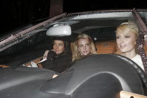 Britney-Spears-Boobs-Pussy-No-Panties-g6wfvxbira.jpg