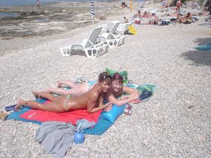 Sexy Mom Topless On The Beach With Son And Friend-p6w3t1isvk.jpg