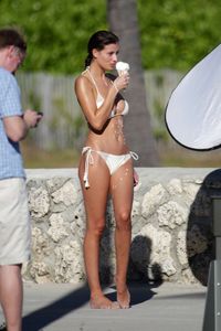 Alejandra Guilmant â€“ Bikini Topless Photoshoot Canddids in Miami Beach-r6w4saefiw.jpg