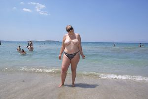 Amateur chubby big tits baywatch style-o6xfehmxpd.jpg