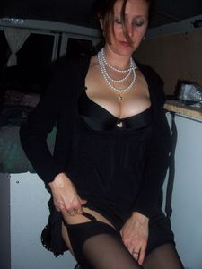 Amateur MILF Slut Sylvie x359-v6xfvp04hi.jpg