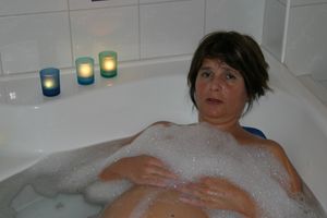 Swiss mature pregnant wife poses-s6xjgf9d1d.jpg