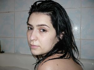 Amateur brunette shower x35r7a2k28xtv.jpg