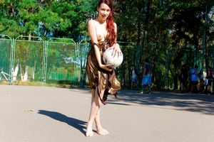 Tetyana in a park - set2 t7b2qo6mr3