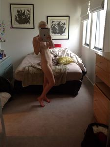 Naked-Girlfriend-Tablet-Selfies-x421-v7b3ovv1po.jpg