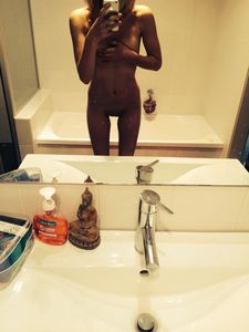 Naked-Girlfriend-Tablet-Selfies-x421-57b3owb46d.jpg