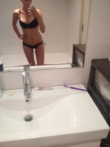 Naked Girlfriend Tablet Selfies x421 17b3oxmuqd