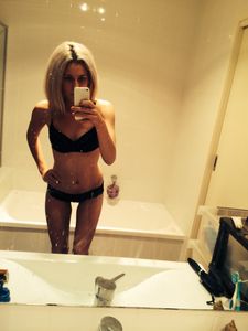 Naked Girlfriend Tablet Selfies x421 q7b3pbc36s