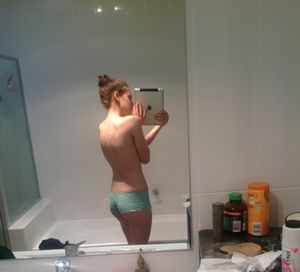 Naked Girlfriend Tablet Selfies x421 67b3pbuxr4