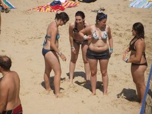 Girls viewers (Beach Bikini) Voyeur-e7bosb5w3w.jpg