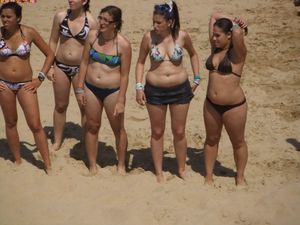 Girls viewers (Beach Bikini) Voyeur-x7bosboh41.jpg