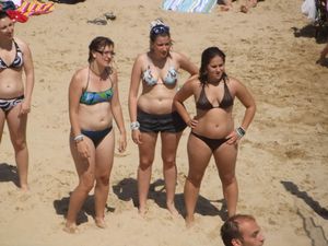 Girls viewers (Beach Bikini) Voyeur-s7bosbwpex.jpg