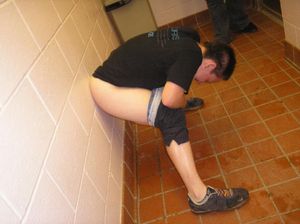 Girls Caught Peeing Mix q7da48v7uo