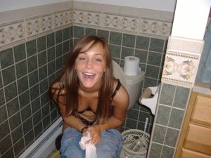 Girls Caught Peeing Mix 37da4kgmqj