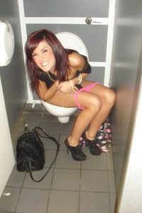 Girls Caught Peeing Mix o7da4lo5ve