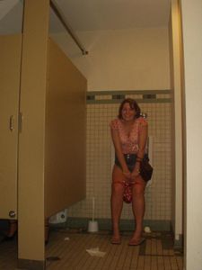 Girls Caught Peeing Mix d7da4pewoh