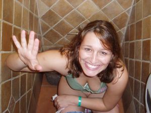 Girls Caught Peeing Mix 57da4sa53e