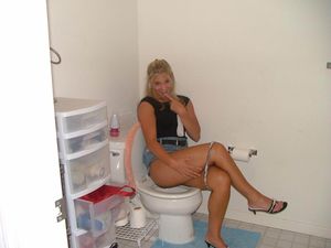 Girls Caught Peeing Mix c7da4u3flb