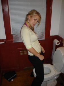 Girls Caught Peeing Mix y7da4viq5n