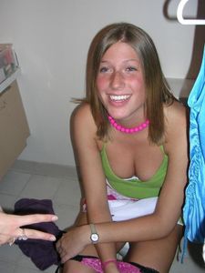 Girls Caught Peeing Mix 57da4v3g6d