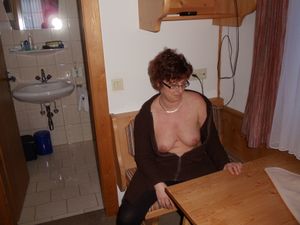 French Mature Slut Having Fun [x893]-n7dau0hk7b.jpg
