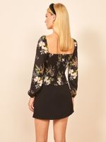 44890571_reign-top_isabella_3.jpg